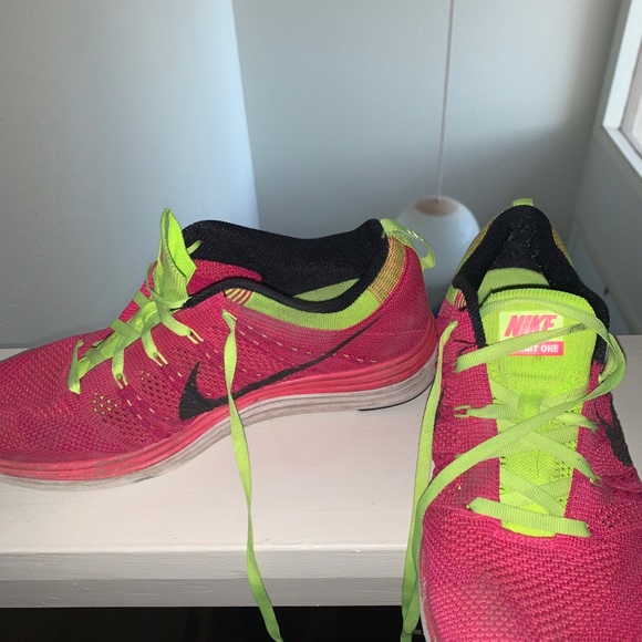 nike flyknit lunar one - Picture 2 of 4